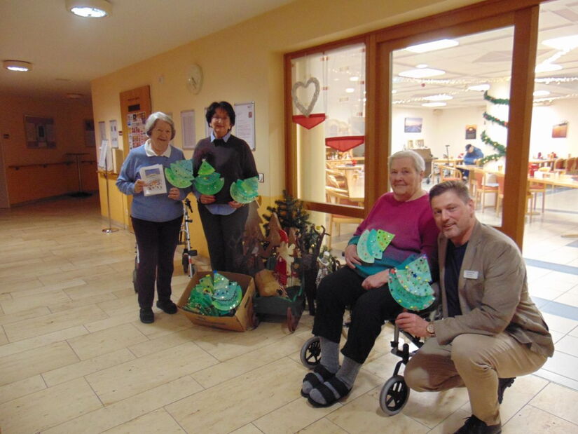 Heimrätin Frau Eichler, Birgit Fuchshuber, Heimrätin Frau Schlamb und Heimleiter Herr Eidam